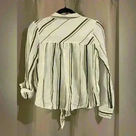 Women’s White Harper Button Up Top - Picture 5 of 7